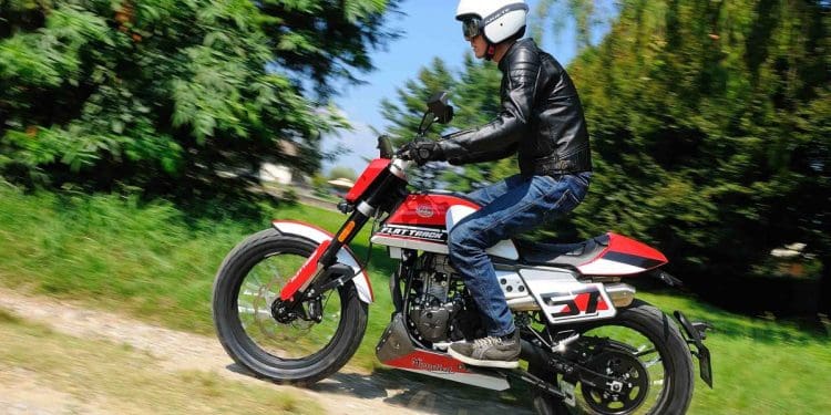 FB Mondial Flat Track 125: Regresso do espírito dirt track e a postos para a aventura