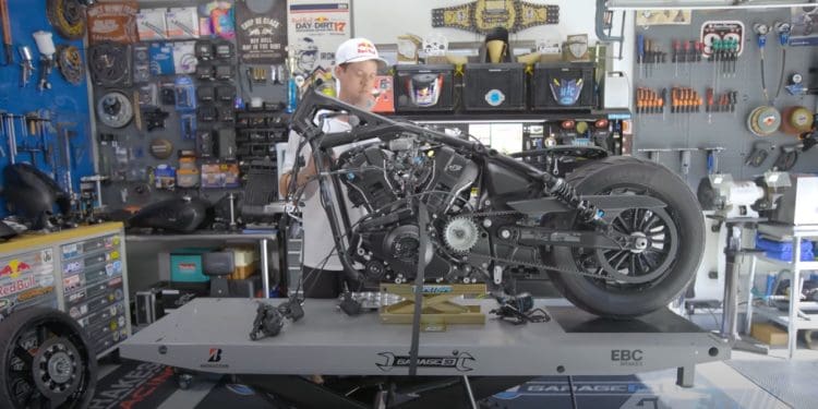 Aaron Colton e o desafio que é personalizar uma Indian Scout 1250: Parte 1