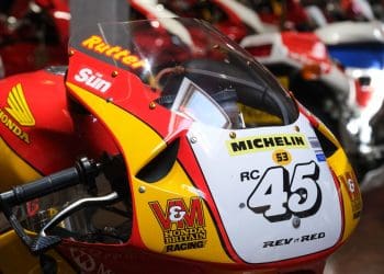 Oportunidade única: Honda RVF750 V&M RC45 de competição à venda