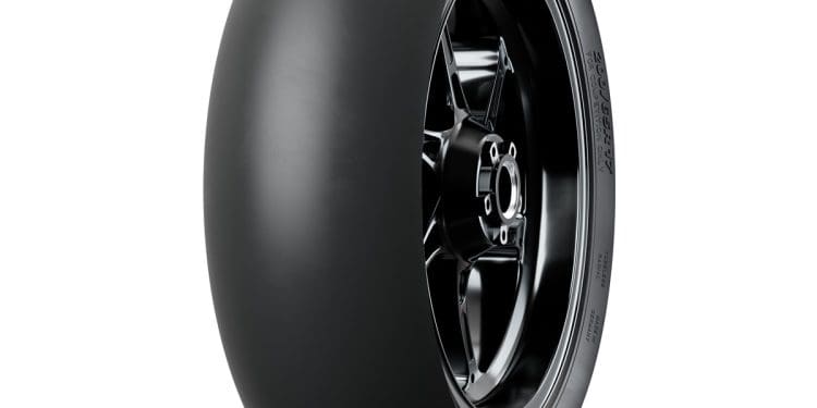 Pirelli assume posição dominante nas corridas ao somar MotoGP ao MXGP e ao WSBK