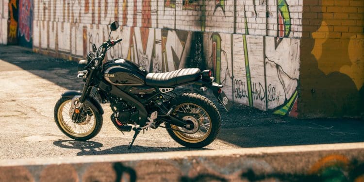 Yamaha XSR125 Legacy: Passado com alma, presente com garra – vídeo