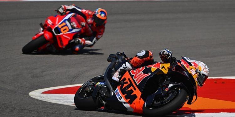 ‘Gosto muito do Pedro Acosta, mas estamos muito contente com os nossos pilotos; veremos’ – Valentino Rossi