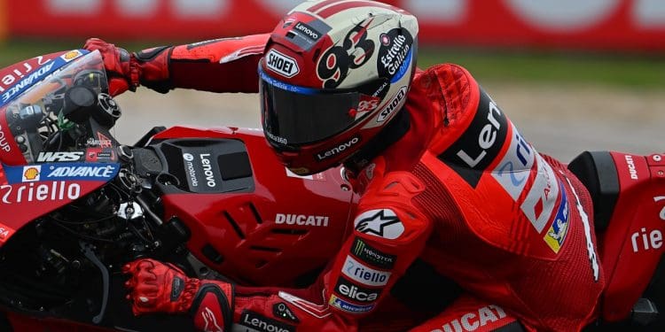 Marc Márquez fala de diferença significativa na pilotagem da Ducati face à Honda