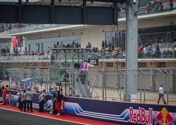 Vídeo: O «efeito dominó» que levou ao caos no início do GP das Américas