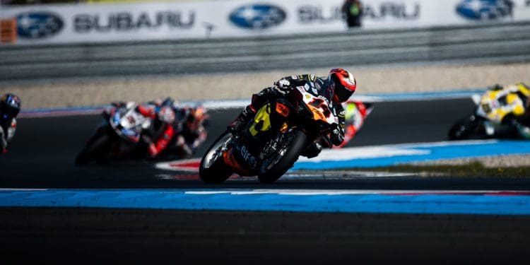 Sam Lowes celebra primeira pole e pódio em Assen e admite: ‘Esqueci-me de travar na Curva 1!’