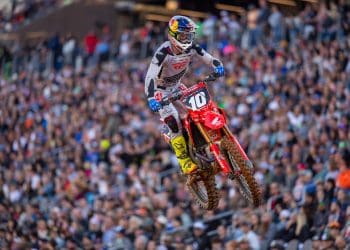 Glória para Chance Hymas, com a primeira vitória de sempre no AMA 250 SX em Foxborough