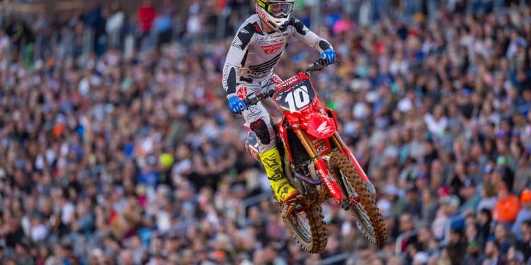 Glória para Chance Hymas, com a primeira vitória de sempre no AMA 250 SX em Foxborough