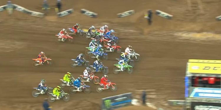 Os melhores momentos do Showdown do AMA Supercross 250, da zona Este e Oeste em Filadélfia