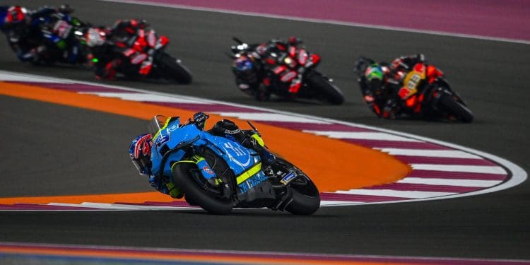 Vídeo: Ai Ogura ou Maverick Viñales – Ultrapassagem do rookie da Trackhouse foi votada como a melhor do GP do Qatar
