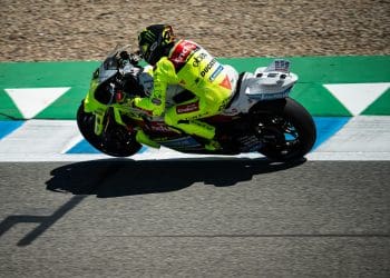 Vento tramou Fabio Di Giannantonio nos testes, que caiu, com o motivo a ser claro depois: ‘Vi os chapéus-de-chuva dos comissários a voar’