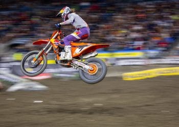 Aaron Plessinger celebra primeira vitória do ano no AMA 450 SX em Foxborough