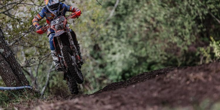 Josep García superior na primeira etapa do EnduroGP de Portugal