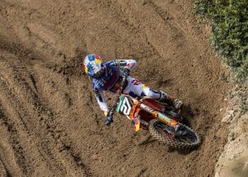 Simon Längenfelder suplantou rivais na corrida de qualificação do MX2 na Sardenha