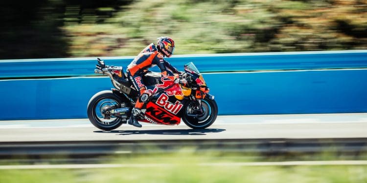 Maverick Viñales elogia (sua) evolução com a KTM RC16: ‘Estamos perto e agora trata-se de detalhes’