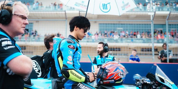 A adaptação de Ai Ogura ao MotoGP: ‘É inteligente, tímido, mas um trabalhador feroz; Fala pouco mas diz o que precisas, nada mais’