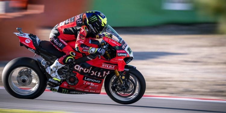 Álvaro Bautista no topo de um renhido FP1 do WSBK em Assen