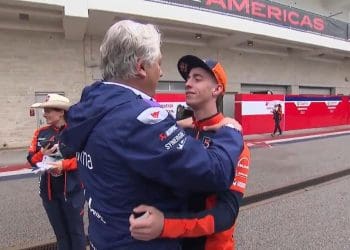 Pedro Acosta e Paolo Campinoti encontraram-se no paddock em Austin: ‘Fala com o Valera!’