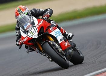 Glenn Irwin bate recorde de Donington Park no arranque dos testes oficiais do BSB