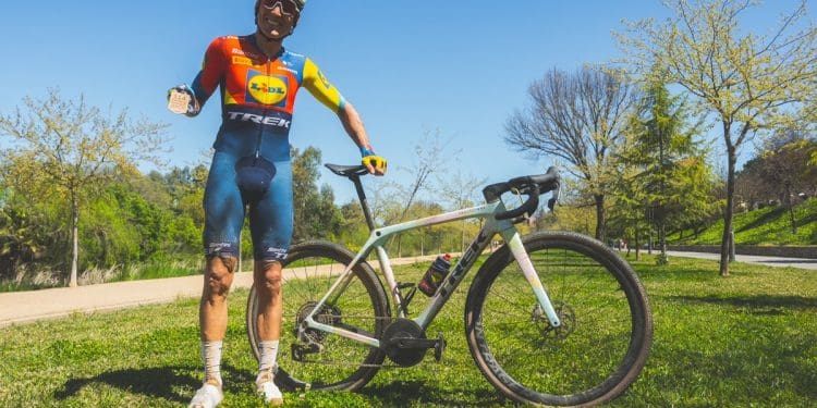 Aleix Espargaró já compete pela Lidl-Trek, pedalou em Portugal… e qualificou-se para Mundial