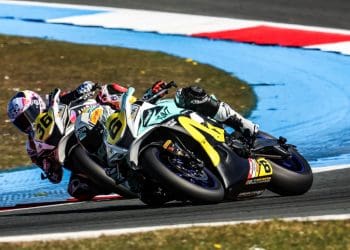 María Herrera conquista vitória inaugural em Assen após drama e batalha com Beatriz Neila, que acabou penalizada e viu triunfo escapar