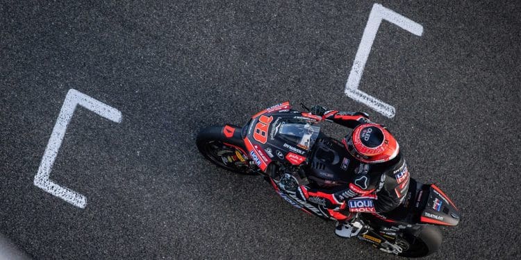 Manuel González não bateu volta recorde, mas liderou Treino do Moto2 em Jerez