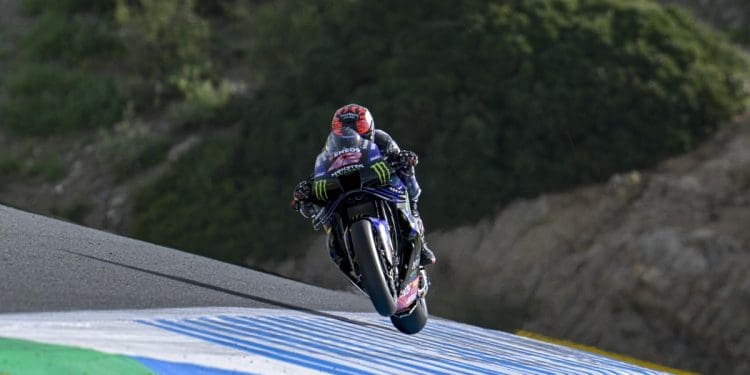 Yamaha visa wildcard com o motor V4 de MotoGP esta época; introdução em 2026 é possível