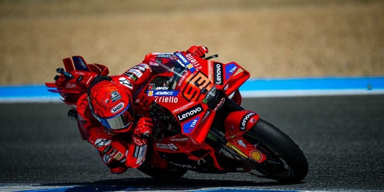 Marc Márquez no topo do warm-up em Jerez a poucas horas da corrida
