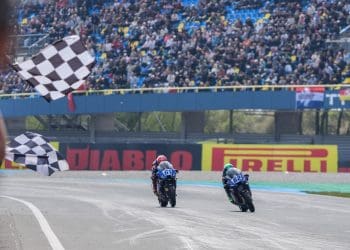 Vídeo: Os melhores momentos da corrida 2 do WSSP em Assen, que Can Öncü venceu por 0.012s