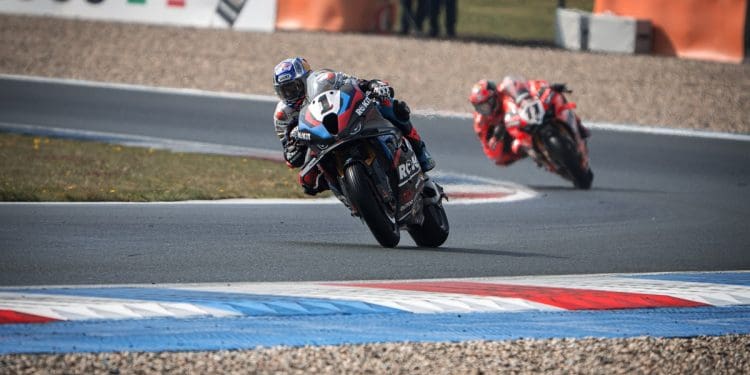 Toprak Razgatlioglu com corrida 2 árdua: ‘Durante algumas voltas, pensei se seria melhor entrar na garagem’