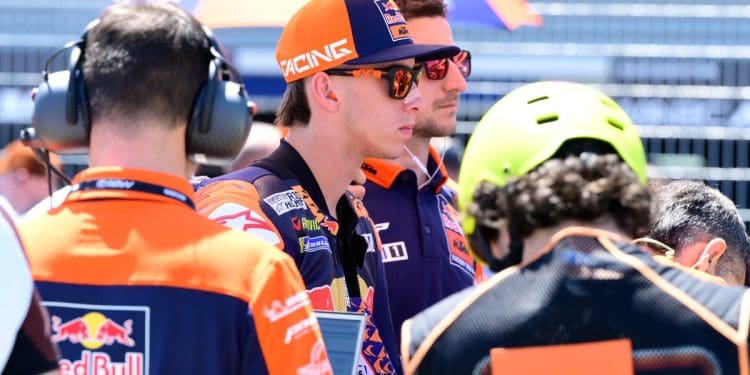 Pedro Acosta operado ao braço direito com sucesso