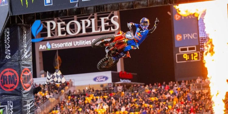 Tom Vialle selou primeira vitória da época e é o novo líder do AMA 250SX East a uma ronda do fim