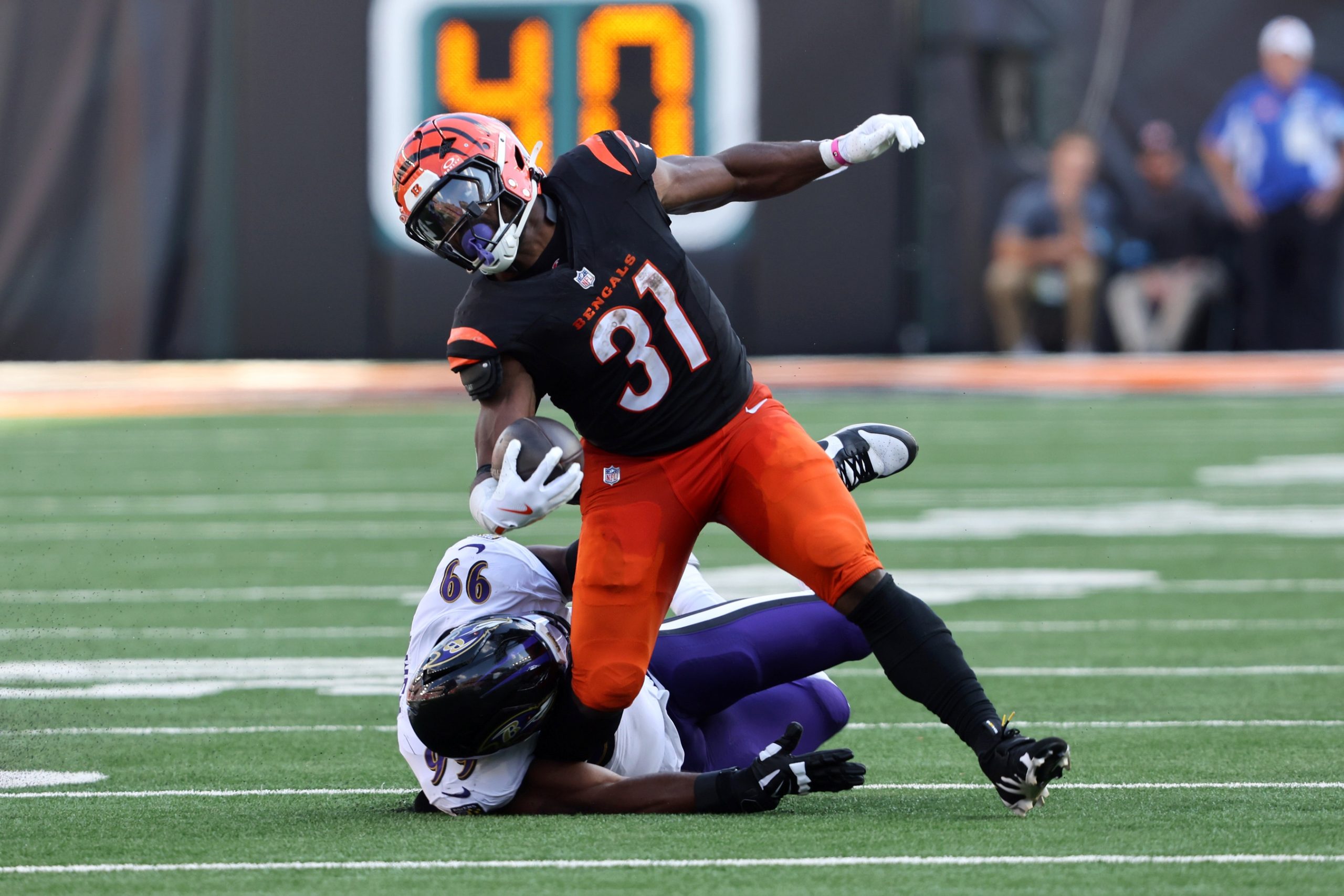 Cincinnati Bengals set to restructure Zack Moss's contract as trade rumors  swirl ahead of NFL Draft chaos - Motociclismo