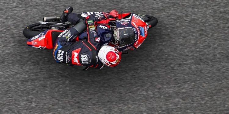 Histórico: Ryusei Yamanaka alcança no Qatar a sua primeira pole position no Moto3