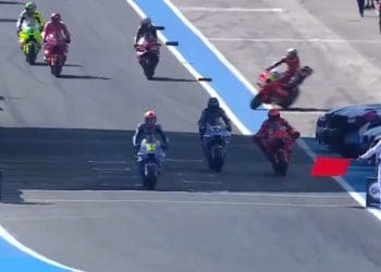 Vídeo: A polémica na qualificação que envolveu Marc e Álex Márquez; Infração a caminho?