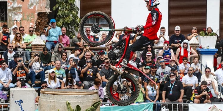 Toni Bou vence dia 1 do TrialGP em Espanha; Jaime Busto juntou-se ao campeão no dia 2, com ambos a saborear vitórias