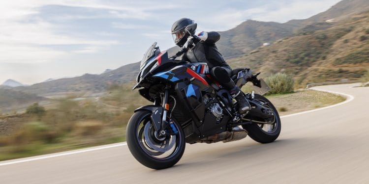 BMW M 1000 XR premiada em Espanha como Melhor Moto do Ano