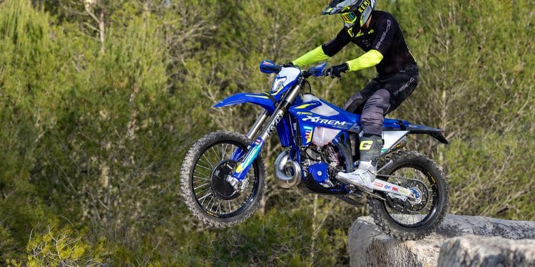 Nova SHERCO 300 SE XTREM 2025: Edição limitada com mais de 3.500 euros em extras já disponível