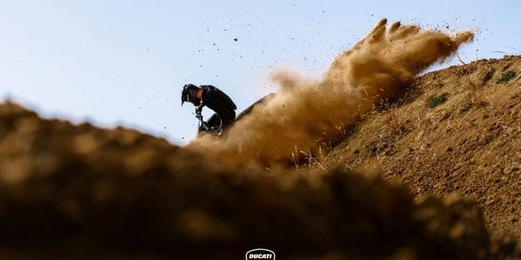 Ducati assinala marco histórico com a apresentação oficial da nova Desmo450 MX esta semana