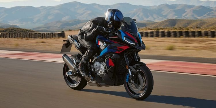 BMW chama à revisão motos M 1000 XR e M 1000 R devido a falha no amortecedor de direção