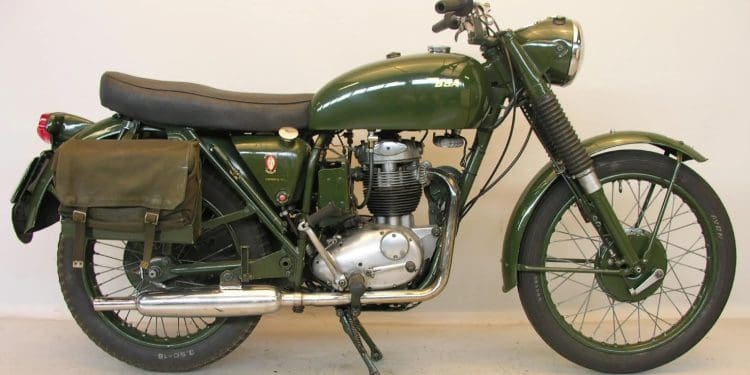 As motos militares ao serviço da Revolução dos Cravos