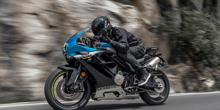 500SR Voom: a desportiva retro de quatro cilindros que chega da China pronta a conquistar o mundo