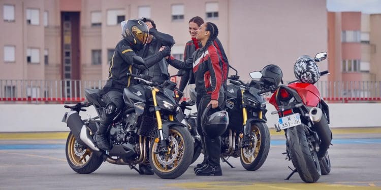 Honda anuncia nova garantia de seis anos para scooters e motos