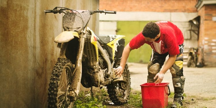 Como lavar uma moto corretamente: Guia passo a passo com dicas essenciais