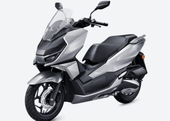 Conheça a Honda NS150GX que chegou à China, ao pormenor