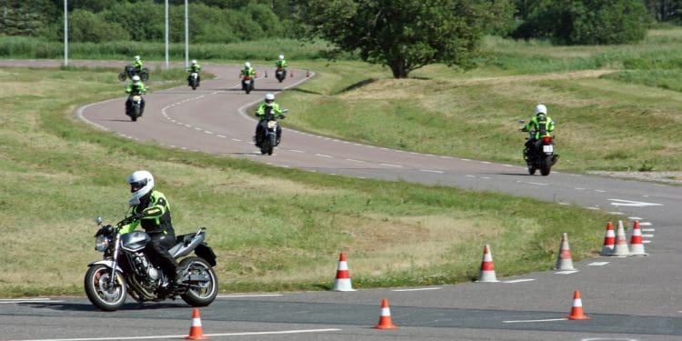 ACEM e FIM juntam forças em cursos de condução para motociclistas na Europa