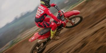 Marco histórico na Ducati: produção da Desmo450 MX começou