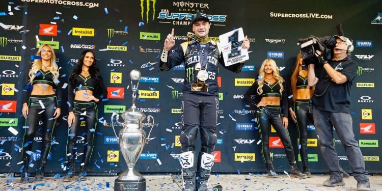 Habemus champion! Cooper Webb conquista do título do AMA Supercross 450; Chase Sexton venceu mas ficou a 2 pontos do sonho