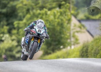 Michael Dunlop brilha com dupla vitória no North West 200 em Supersport e Superstock