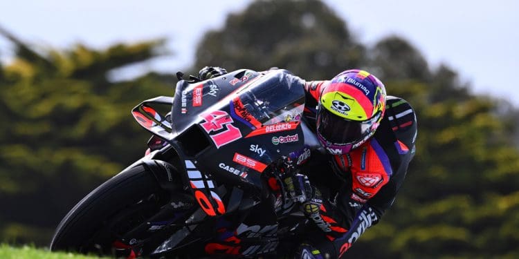Aleix Espargaró recorda a sua passagem pela Aprilia: ‘Senti-me como o Valentino Rossi para eles’