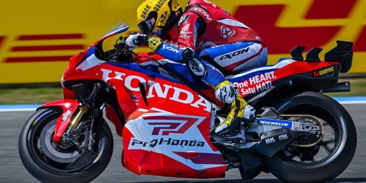 Aleix Espargaró elogia estrutura técnica da Honda e lembra Marc Márquez: ‘Saiu porque não podiam avançar à maneira dele’